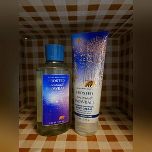Bath & Body Works ***Frosted Coconut Snowball***